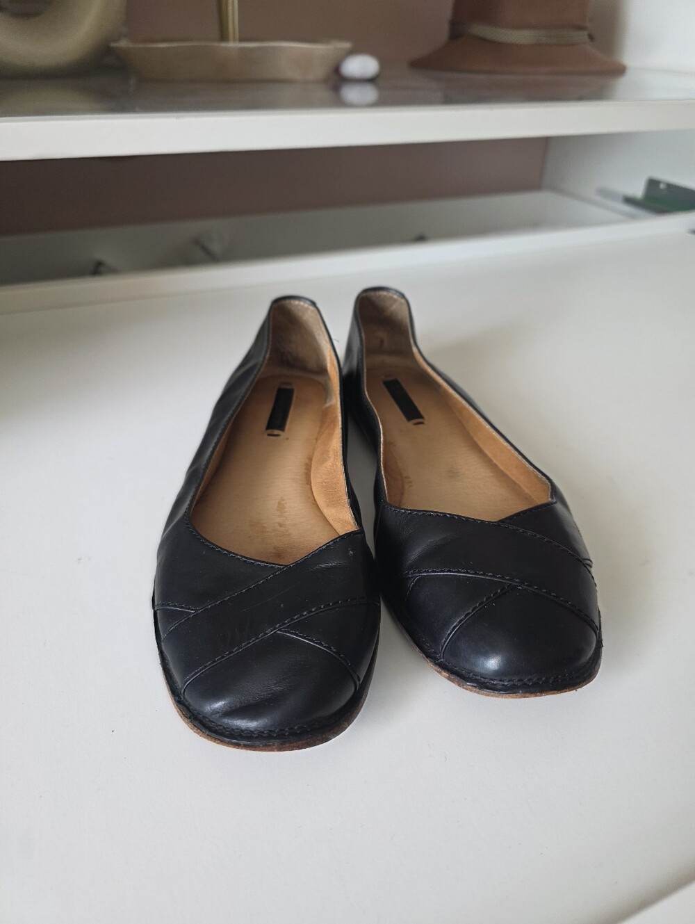 FRYE AND CO. Black Leather Women's Slip-On Ballet Flats
